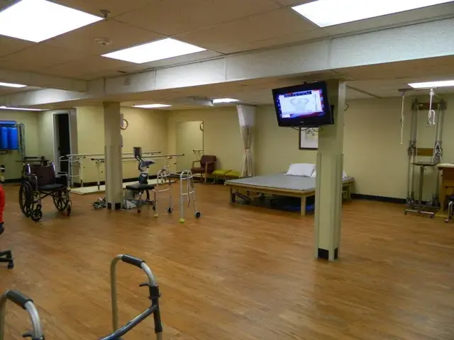 Aperion Care Vincennes - Image 17 of 20