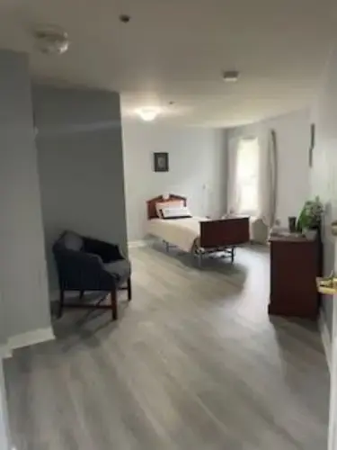 Charlestown Place at New Albany - Image 10 of 13