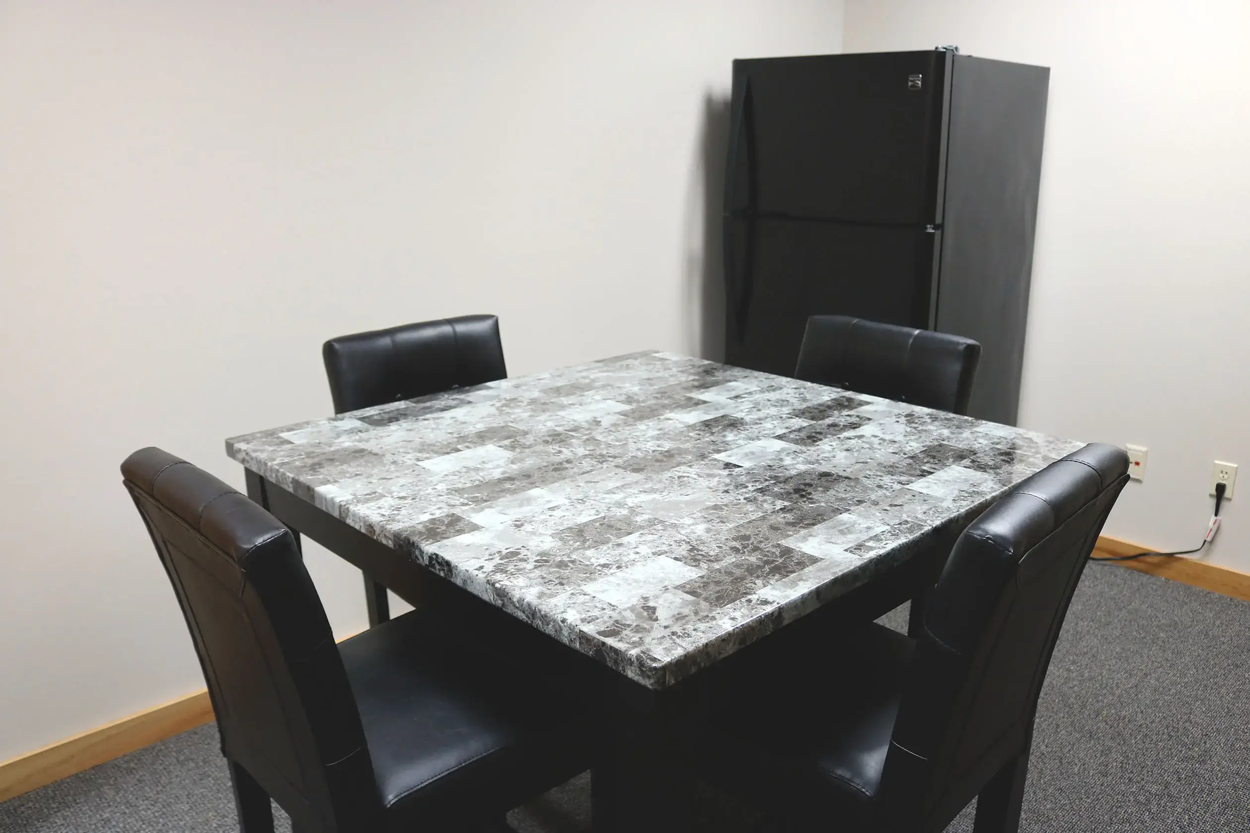 Fort Wayne Recovery - Image 10 of 20