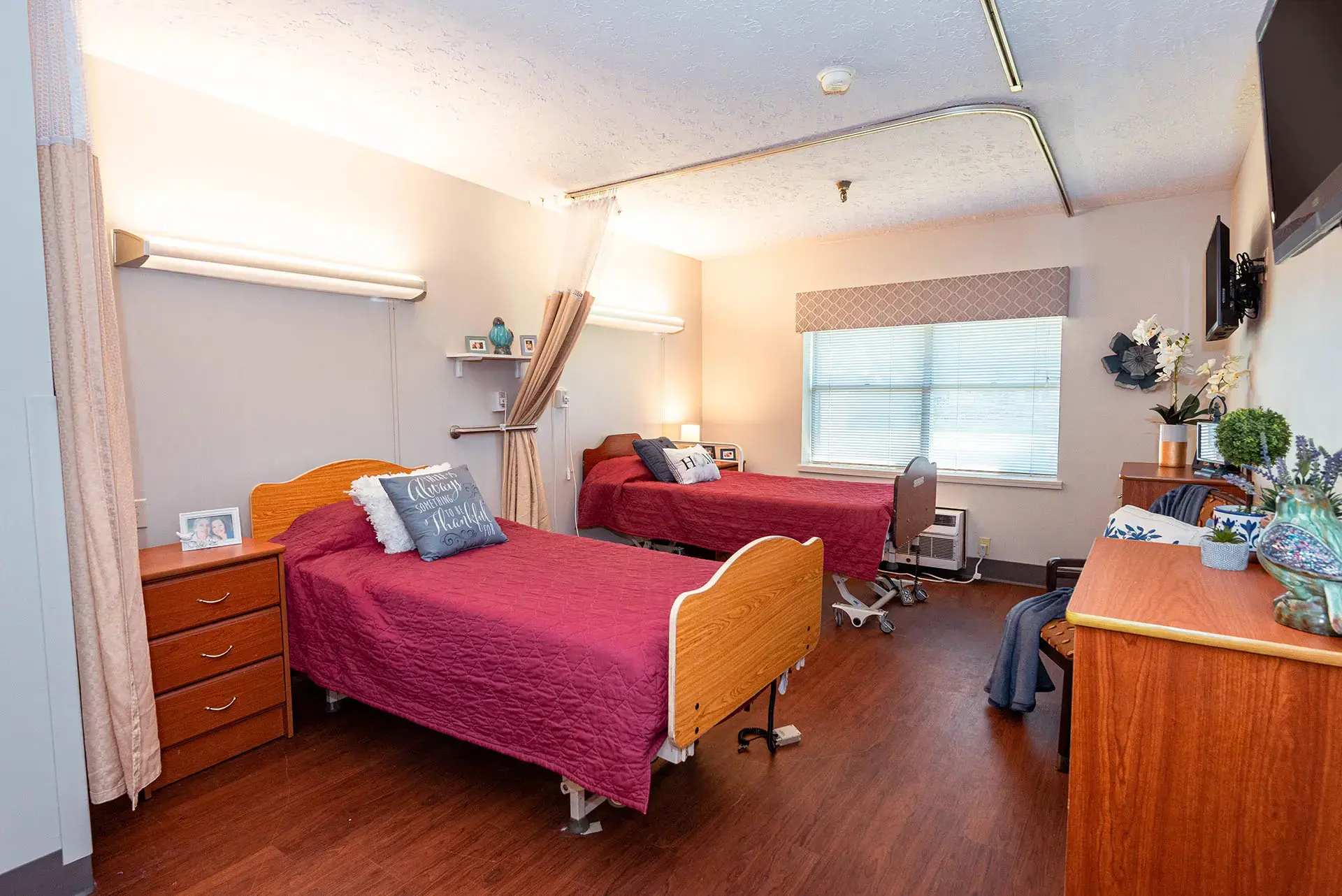 Lincoln Hills - Image 7 of 20