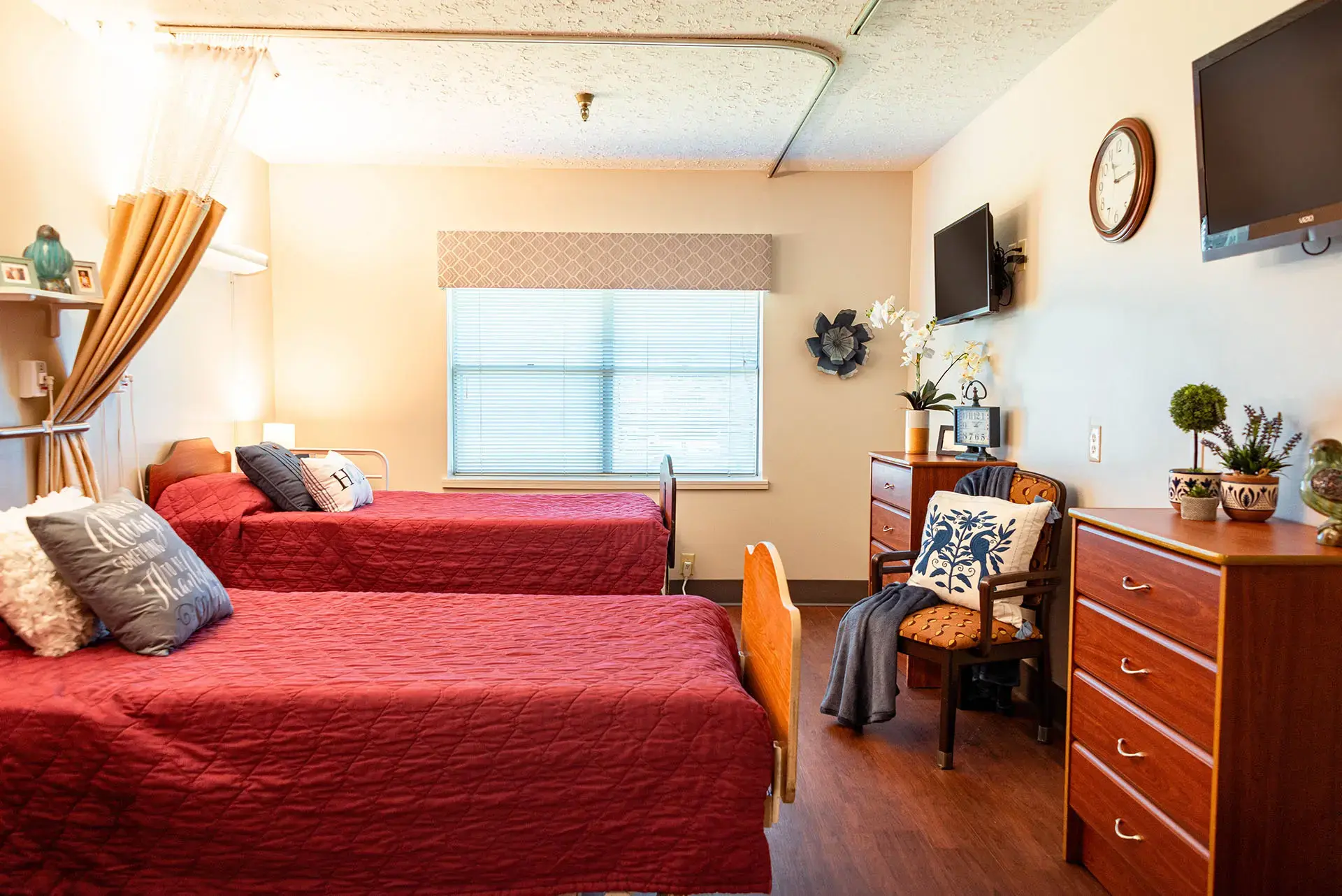 Lincoln Hills - Image 13 of 20