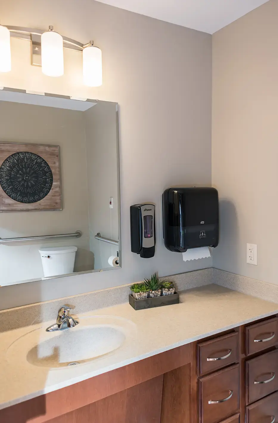 Rawlins House Family-first Senior Living - Image 18 of 20