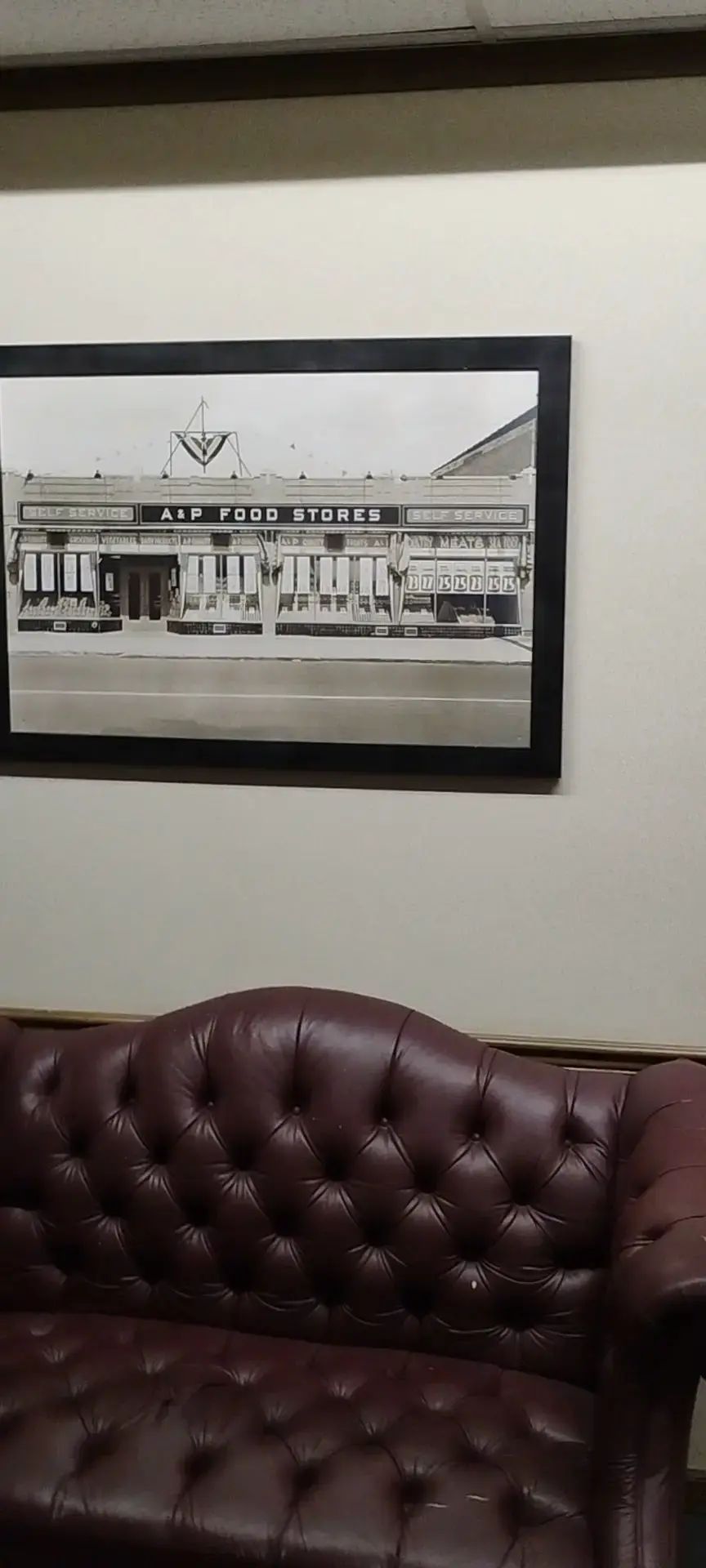 Brown Building - Image 2 of 9