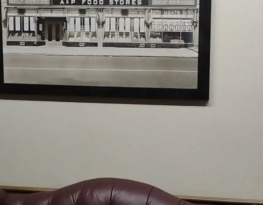 Brown Building - Image 2 of 9