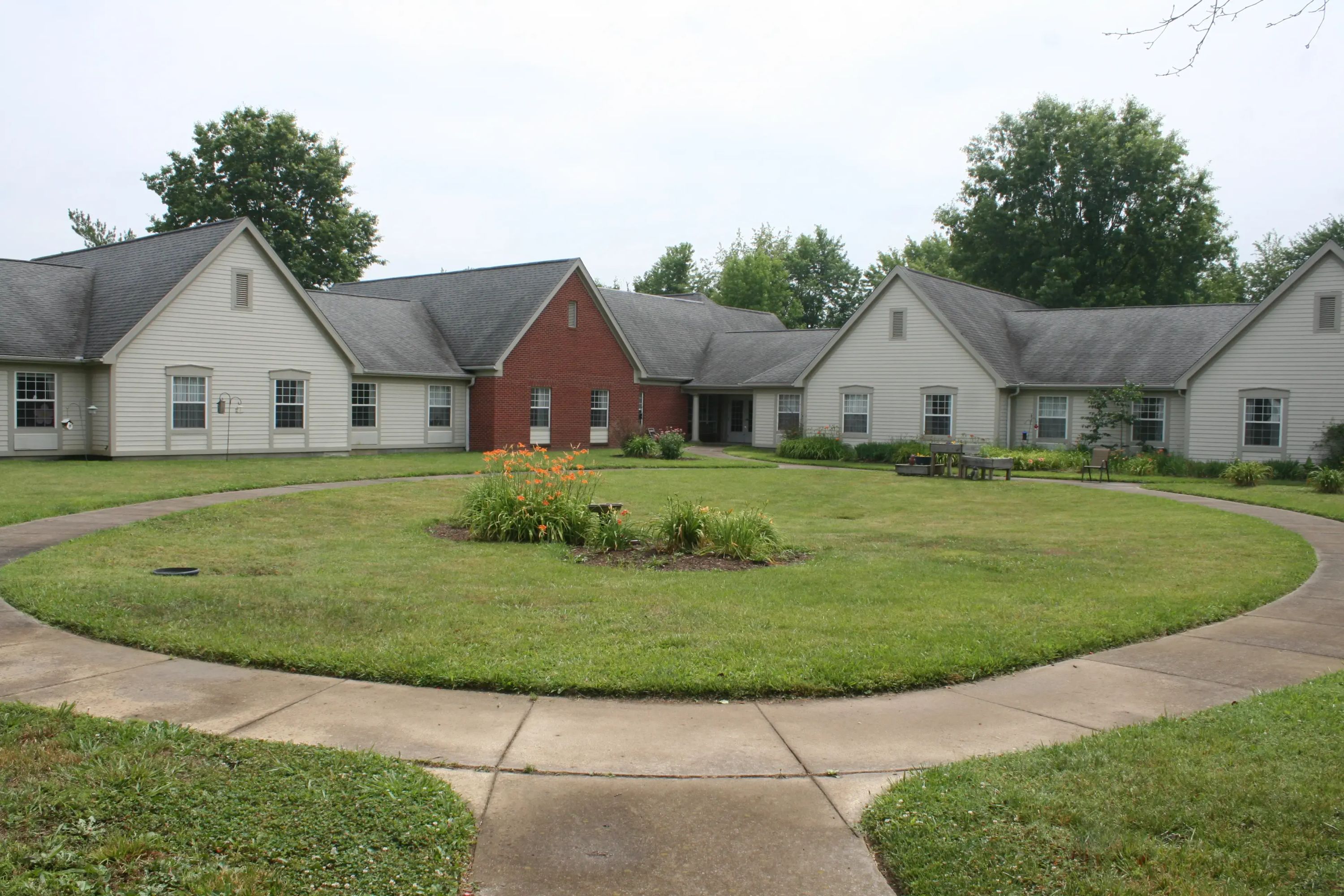 Charlestown Place at New Albany - Image 2 of 13