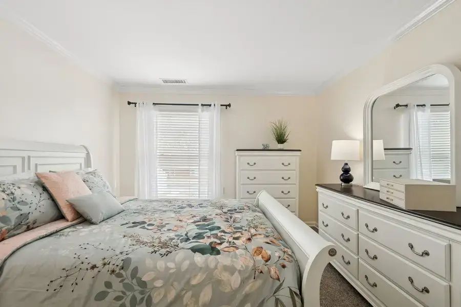 Forum at the Crossing - Image 2 of 20