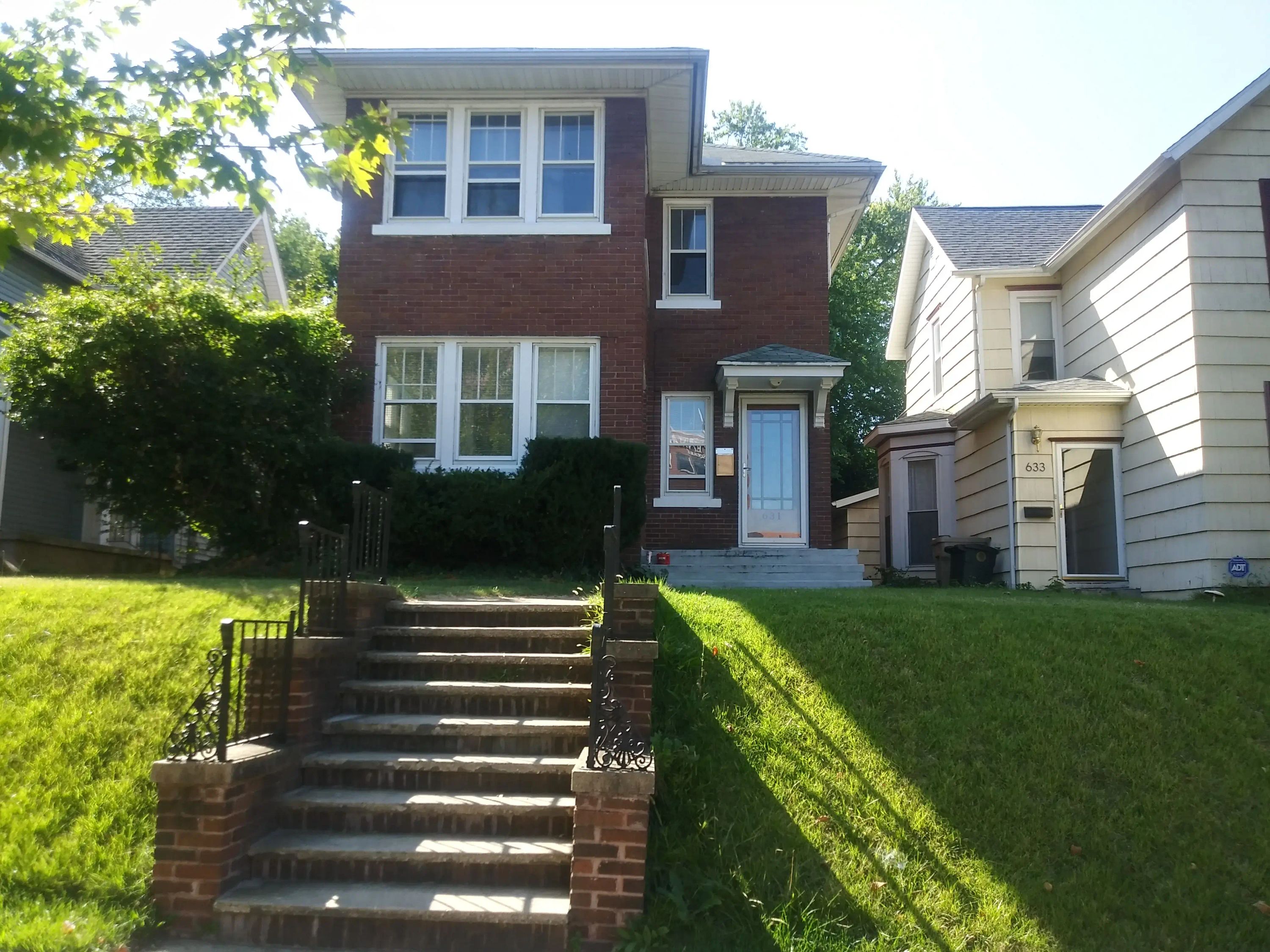 Oxford House - Emyla - Image 1 of 3