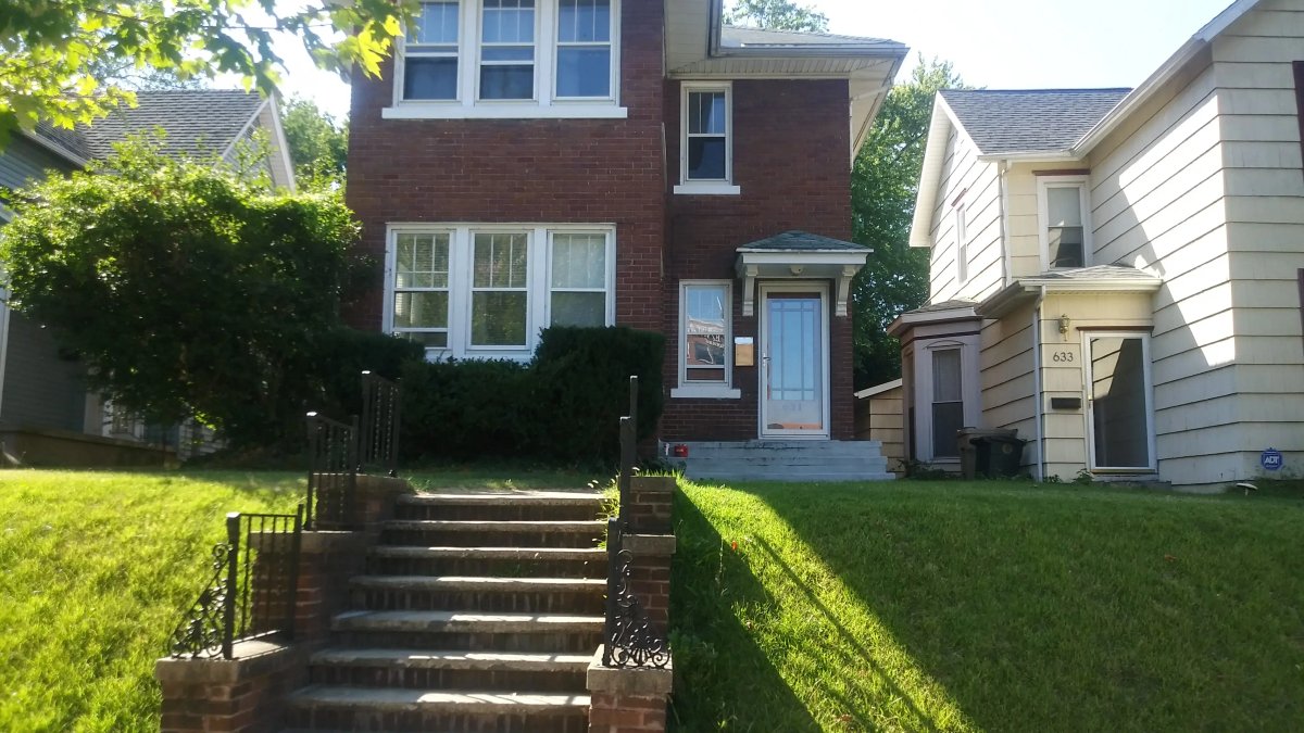 Oxford House - Emyla - Image 1 of 3