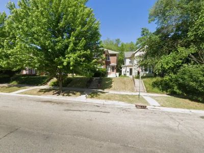 Oxford House - Mariposa - Image 3 of 3