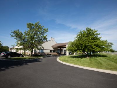 Pinnacle Treatment Centers - Recovery Works Merrillville - Image 1 of 20