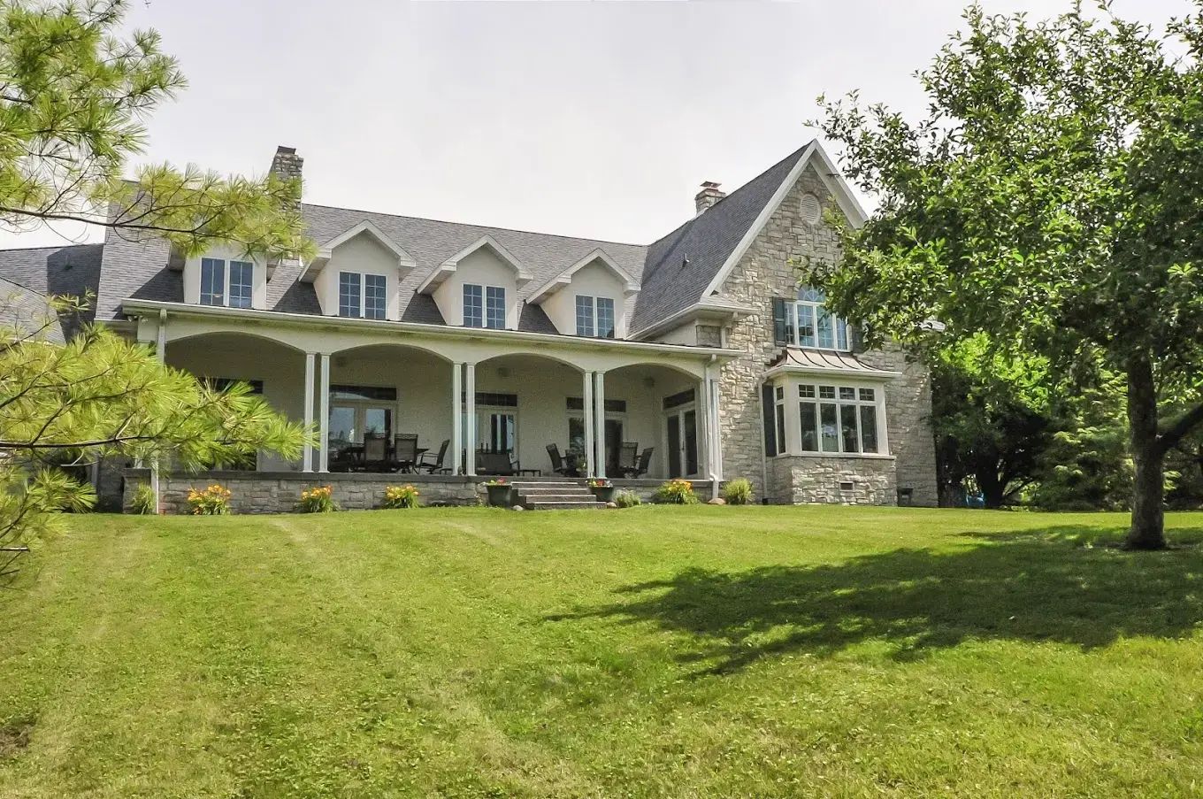 Selah House - Image 1 of 20