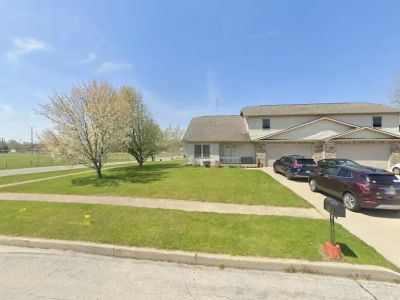 Women in Transition - Image 5 of 5